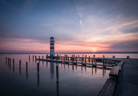 Vuurtoren bij meer fotobehang 2