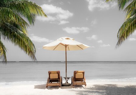 Strand fotobehang ligstoelen